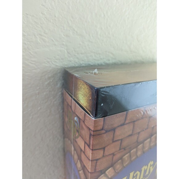 Harry Potter and the Sorcerers Stone Trivia Game Prefects Edition - Picture 4 of 16